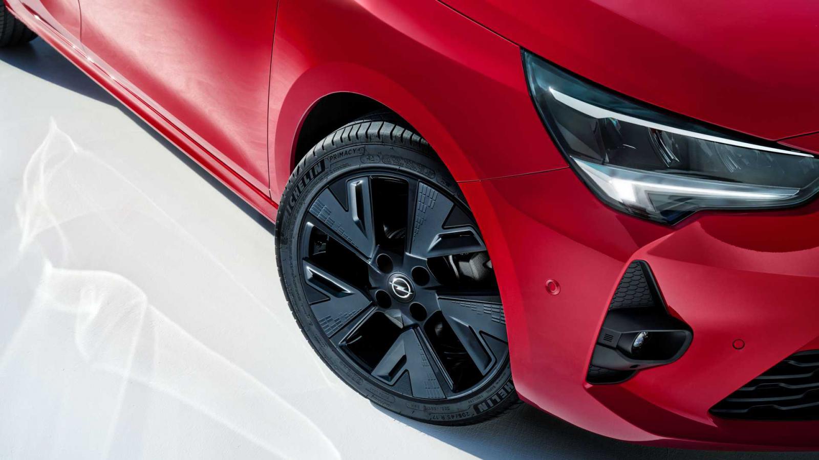 Η Opel γιορτάζει τα 40 χρόνια του Corsa